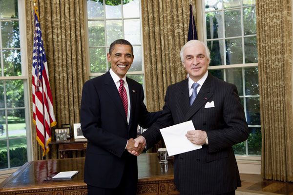 Jan Matthysen being welcomed by Barack Obama