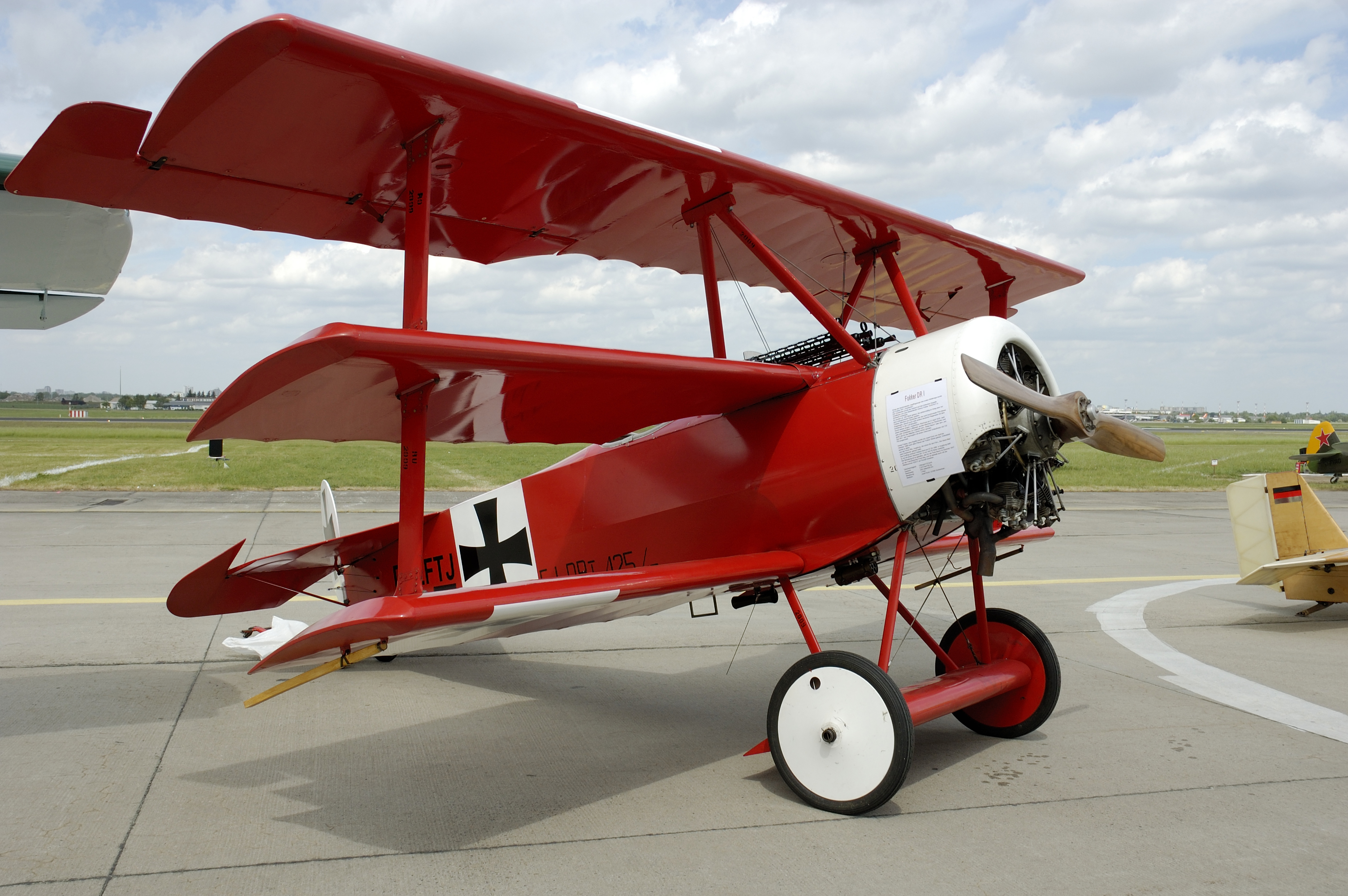 Fokker DR1 replica ("Red Baron")