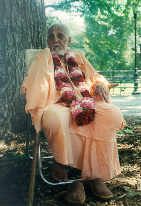 Bhakti Vaibhava Puri Maharaj Founder-Acharya of Sri Krishna Chaitanya Mission