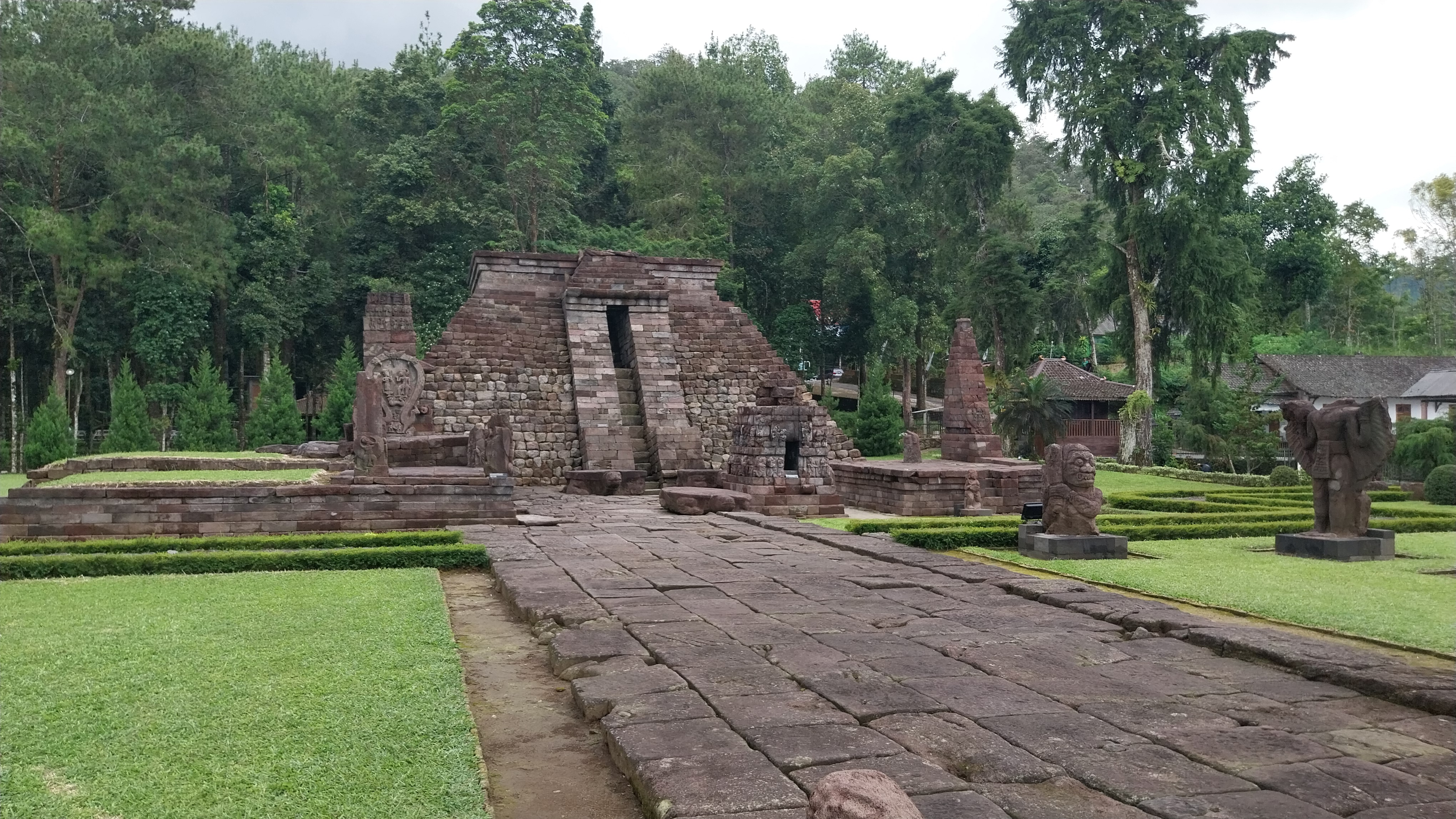 candi_sukuh.jpg