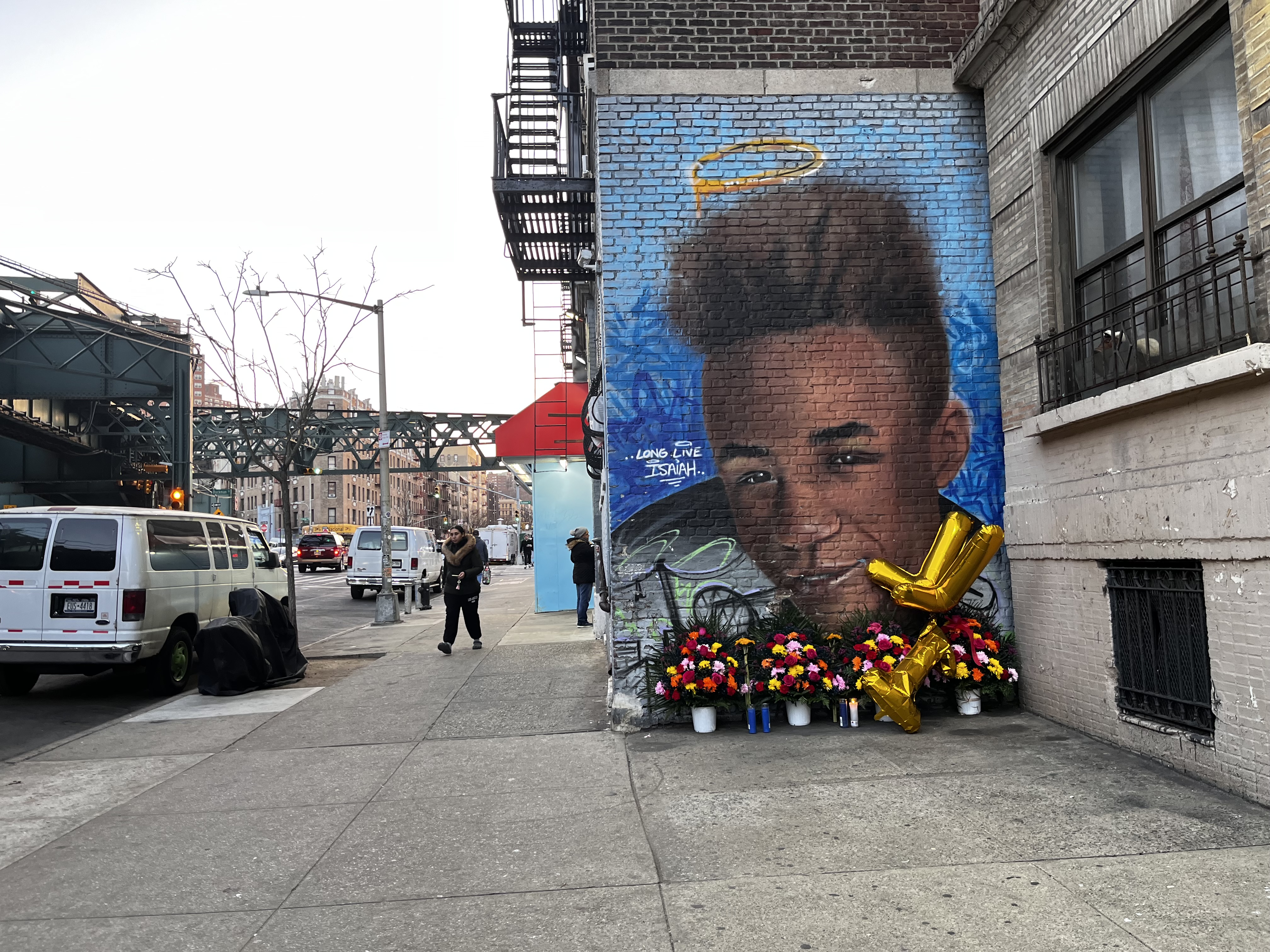 A graffiti in honor to Isaiah Che Moronta on Nagle Avenue. A graffiti in honor to Isaiah Che Moronta on Nagle Avenue.