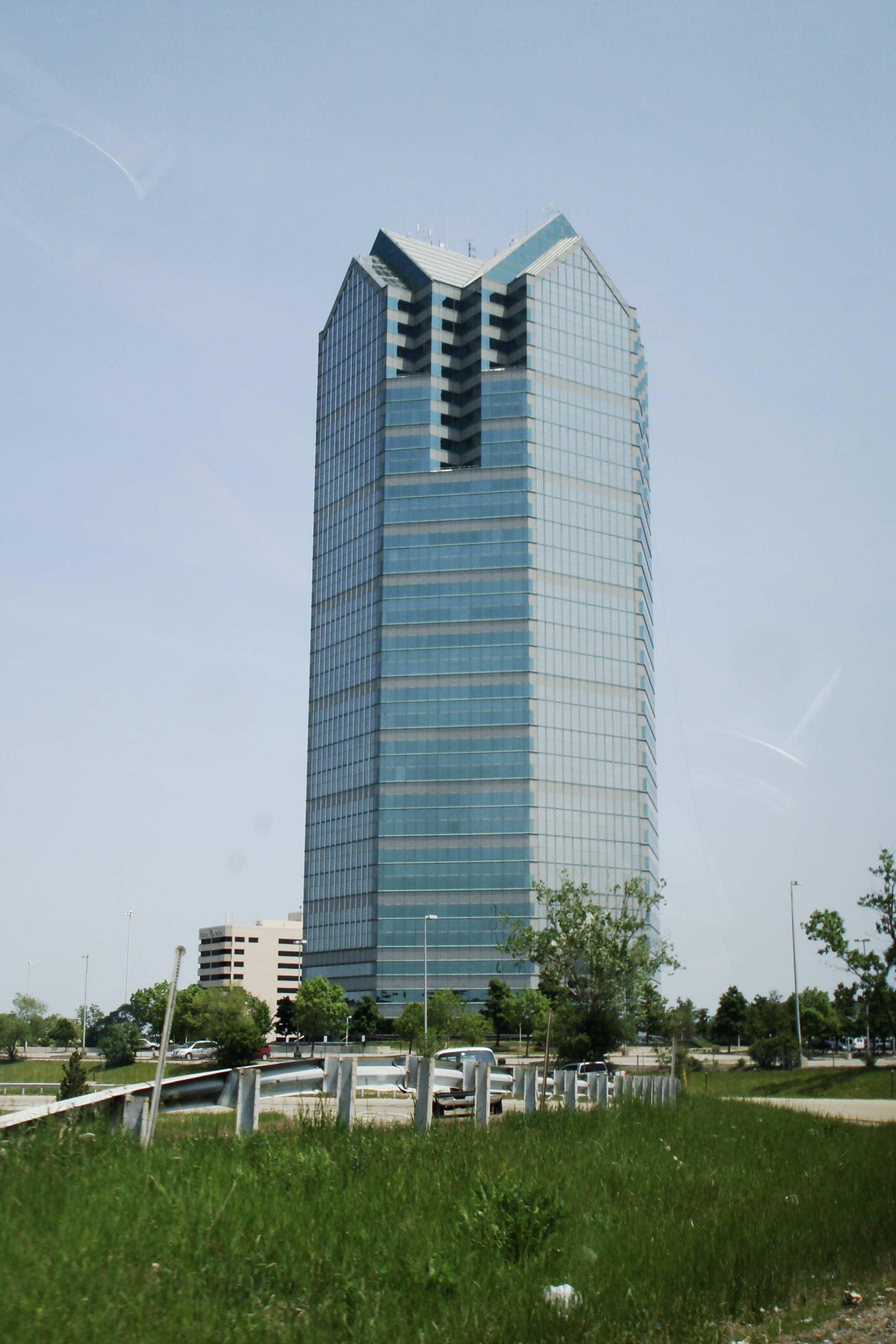 The Oak Brook Terrace Tower, which contains nearly 800,000 square feet of office space and houses several companies, is the tallest building in suburban Chicago, standing at 418 feet (31 stories).