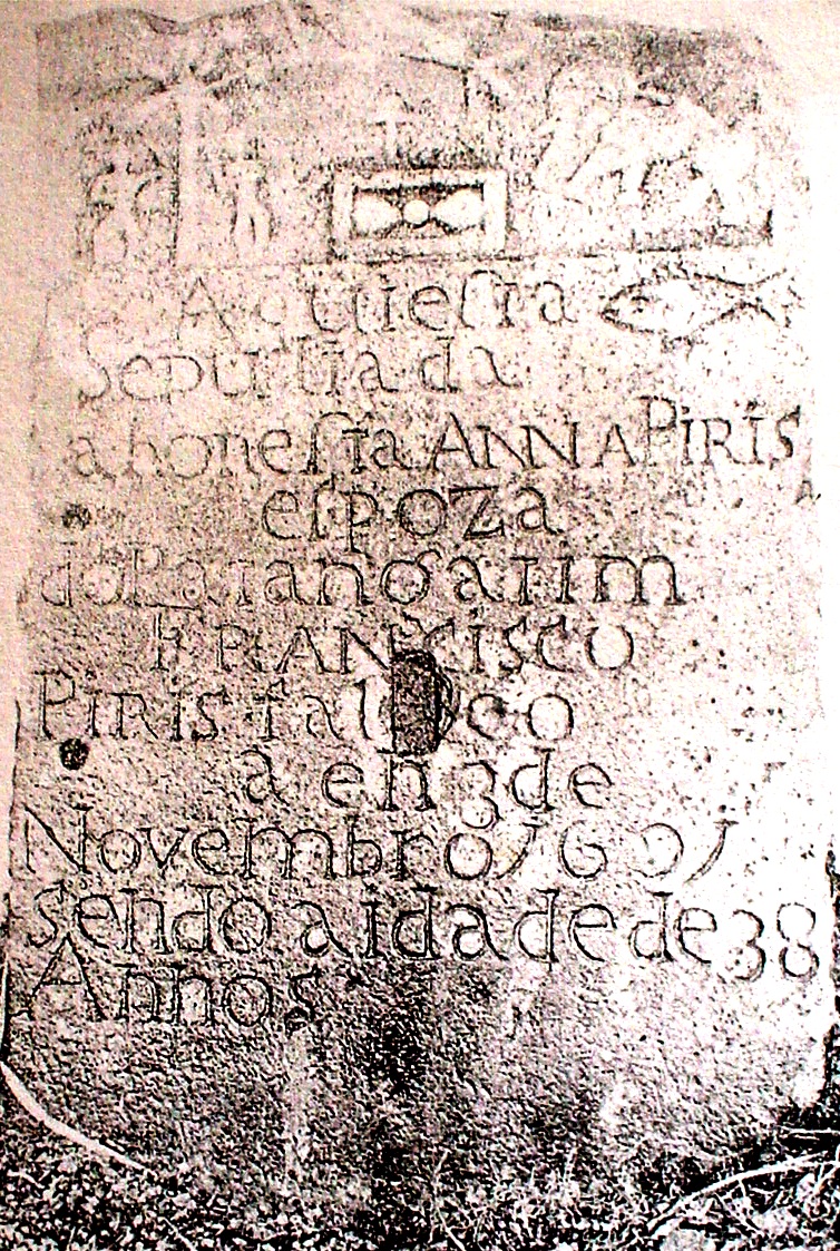 A Patangatim’s wife’s tombstone from 1691 at St. Thomas Church, Jinthupitiya, Sri Lanka . It bears the Karava insignia: Pearl umbrella, Palm tree, caparisoned Elephant and Fish symbol Click image to enlarge.