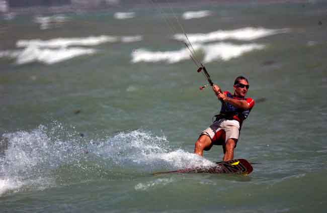Kitesurfing