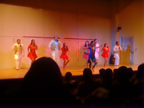 "Dhol Mundial" Performance