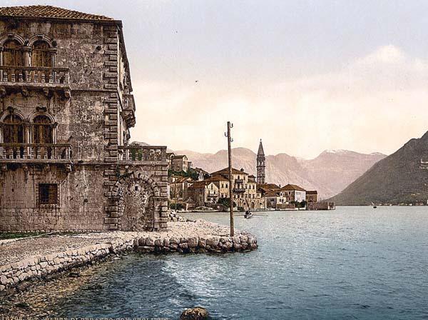 Postcard showing the Venetian architecture of Perasto in 1900