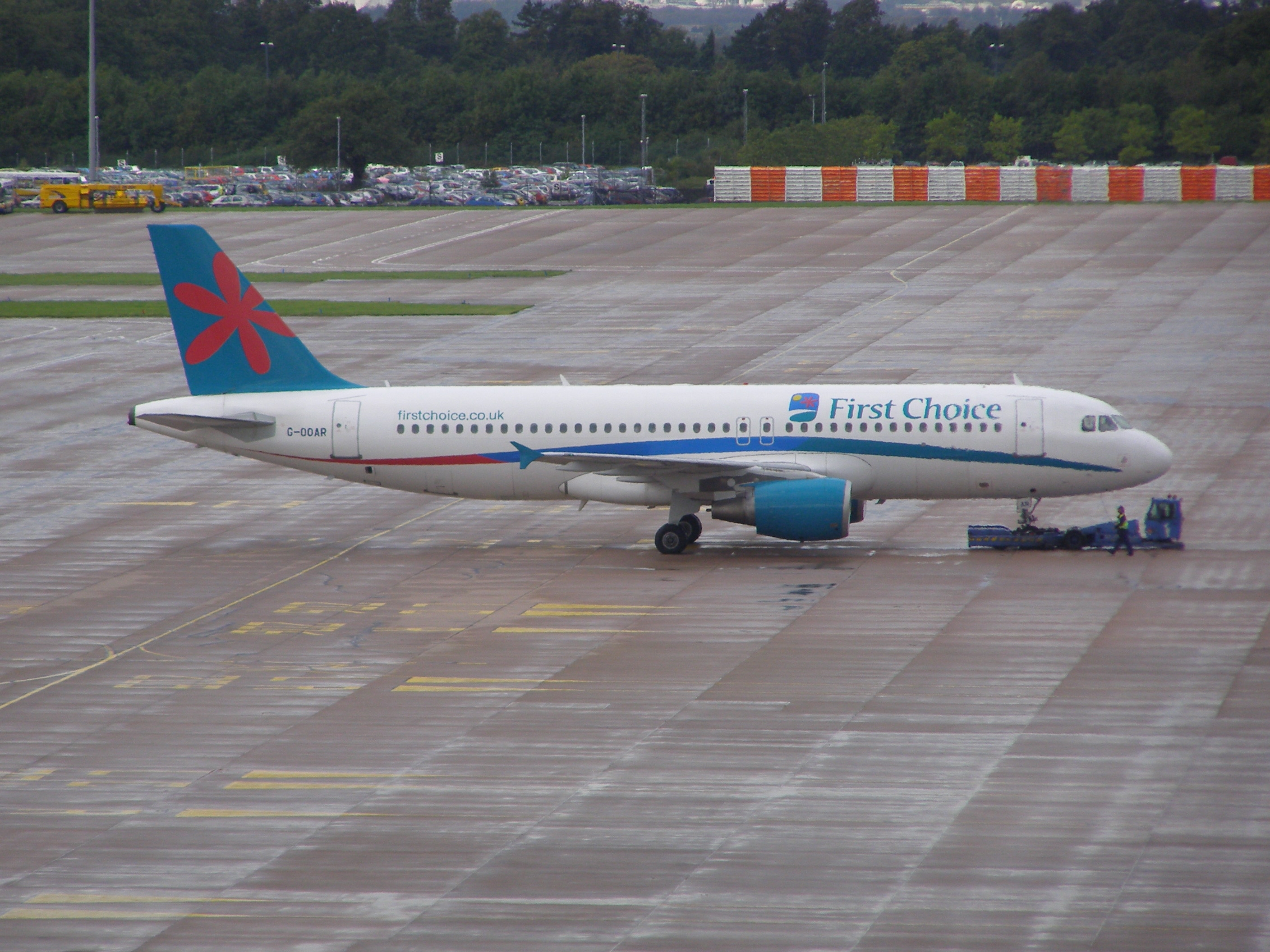 A First Choice Airbus A320 at Manchester Airport, England. (2006)