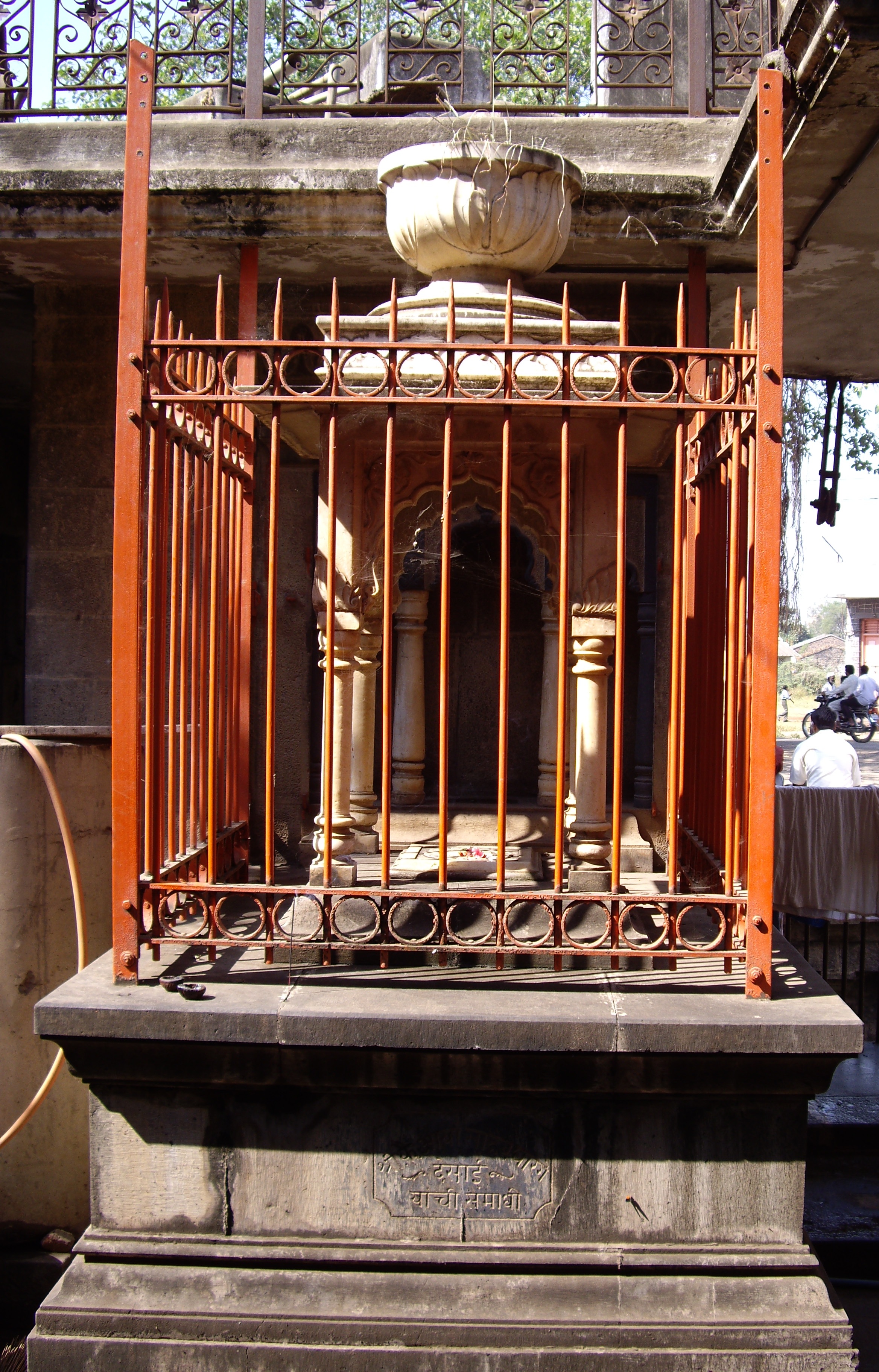 Chatri of Abbasaheb (Yashwantrao)in Shirol Chatri of Abbasaheb (Yashwantrao)in Shirol