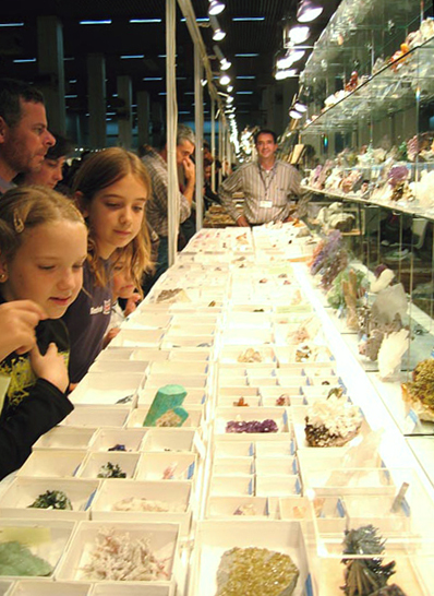 right | 200px | The new generations of Mineralogy enthusiasts right | 200px | The new generations of Mineralogy enthusiasts