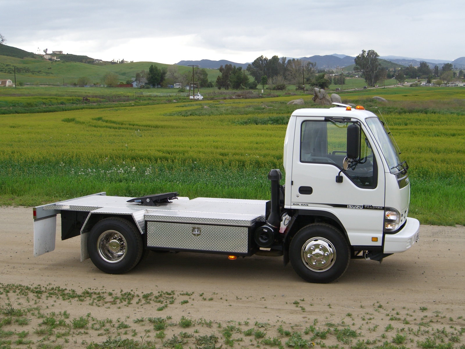 2006 Isuzu, a Sport Tractor