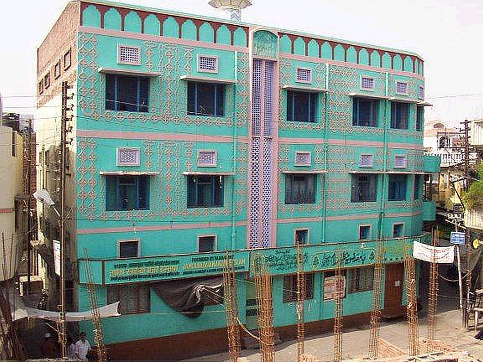 Manzar-e-islam in Bareilly|thumb|160px Manzar-e-islam in Bareilly|thumb|160px