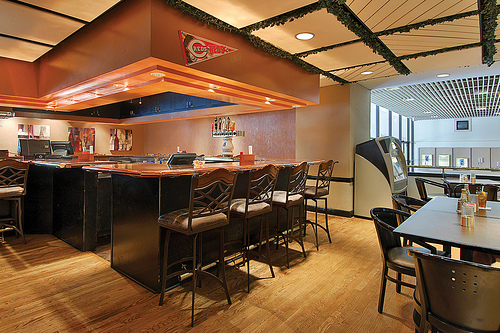 Millennium Hotel Cincinnati Bistro on Elm Bar