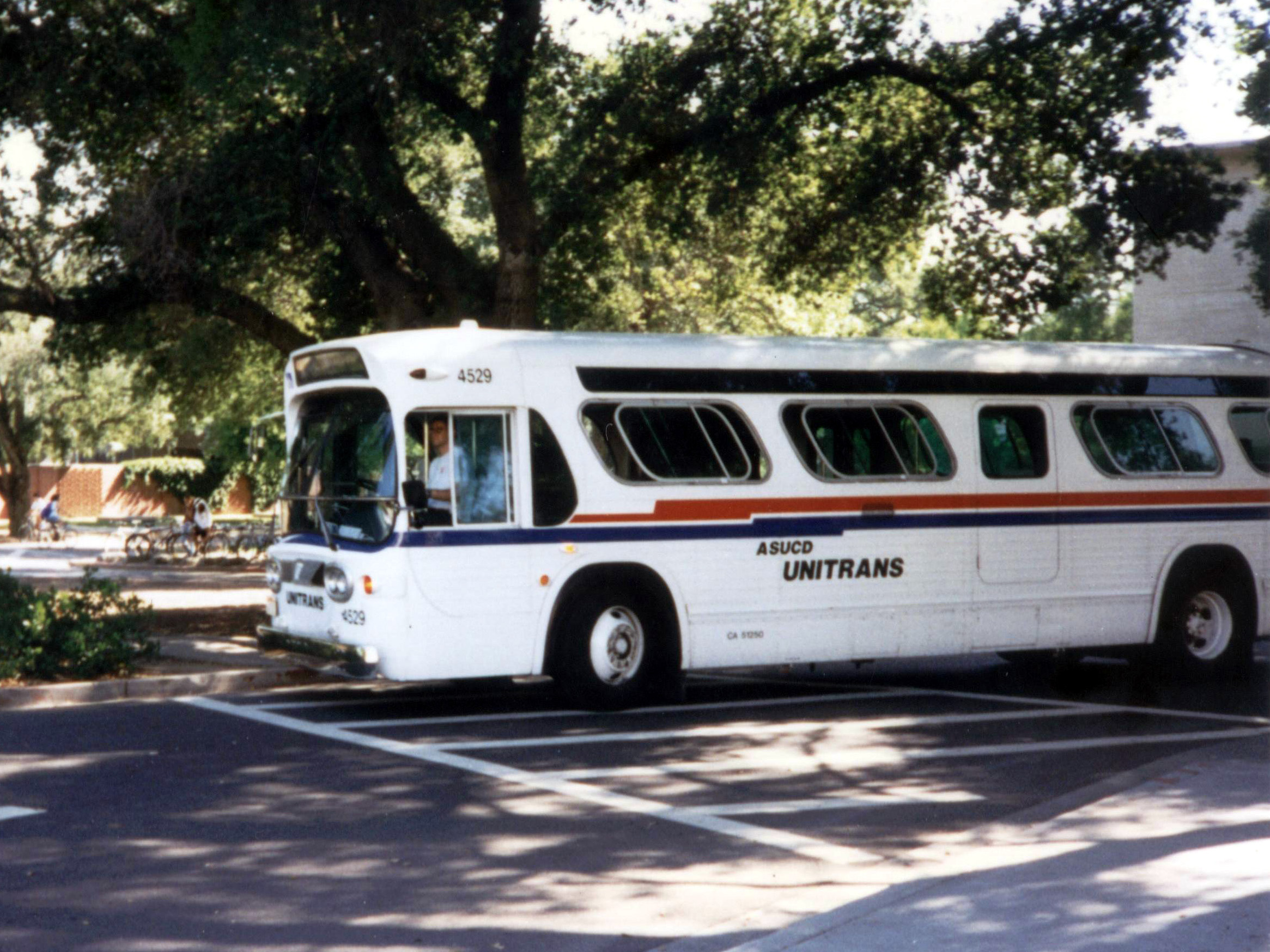4529 pulling into the MU Terminal (photo taken in the early-mid 1990s)