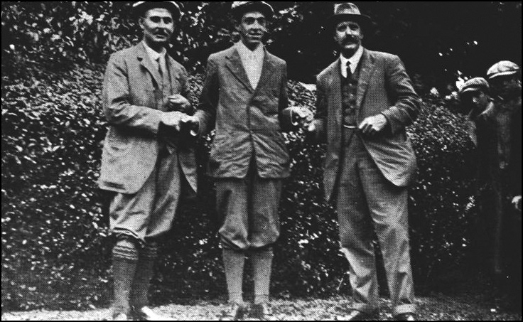 Ouimet (center) with Harry Vardon (left) and Ted Ray