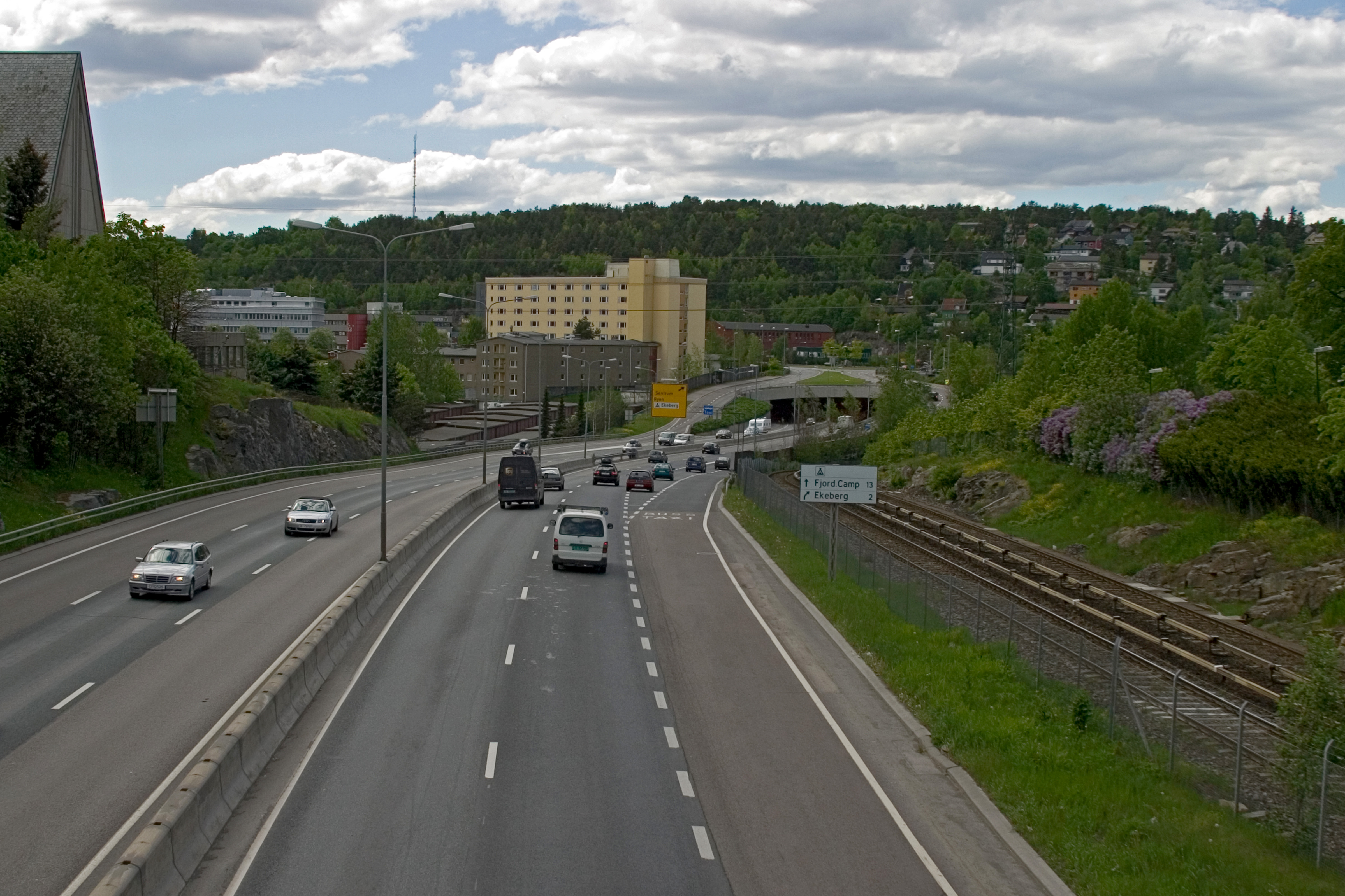 The Adolf Hedins vei is part of Ring 3, here with Manglerud to the left and Ryen up ahead The Adolf Hedins vei is part of Ring 3, here with Manglerud to the left and Ryen up ahead