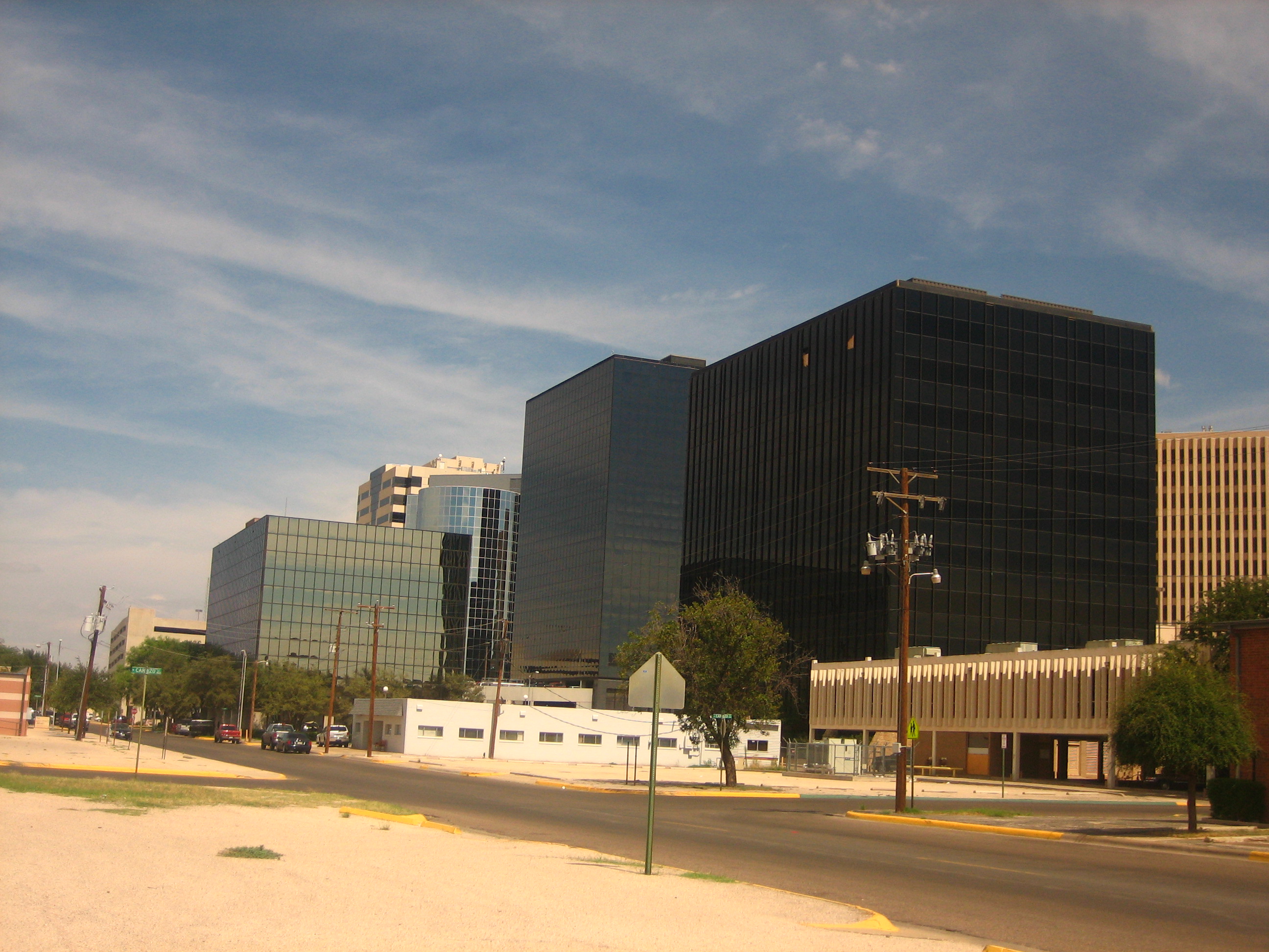  200px|right|thumb|A view of downtown Midland, Texas, taken from West Ohio Avenue (2008).