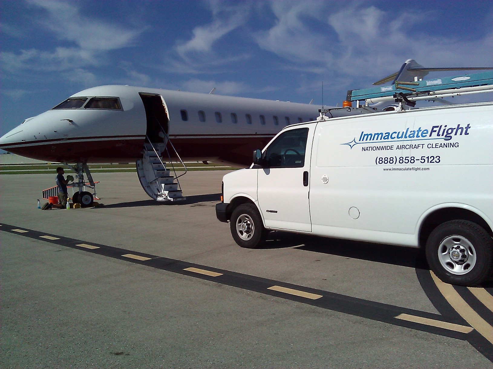Immaculate Flight working on a Global Express Aircraft
