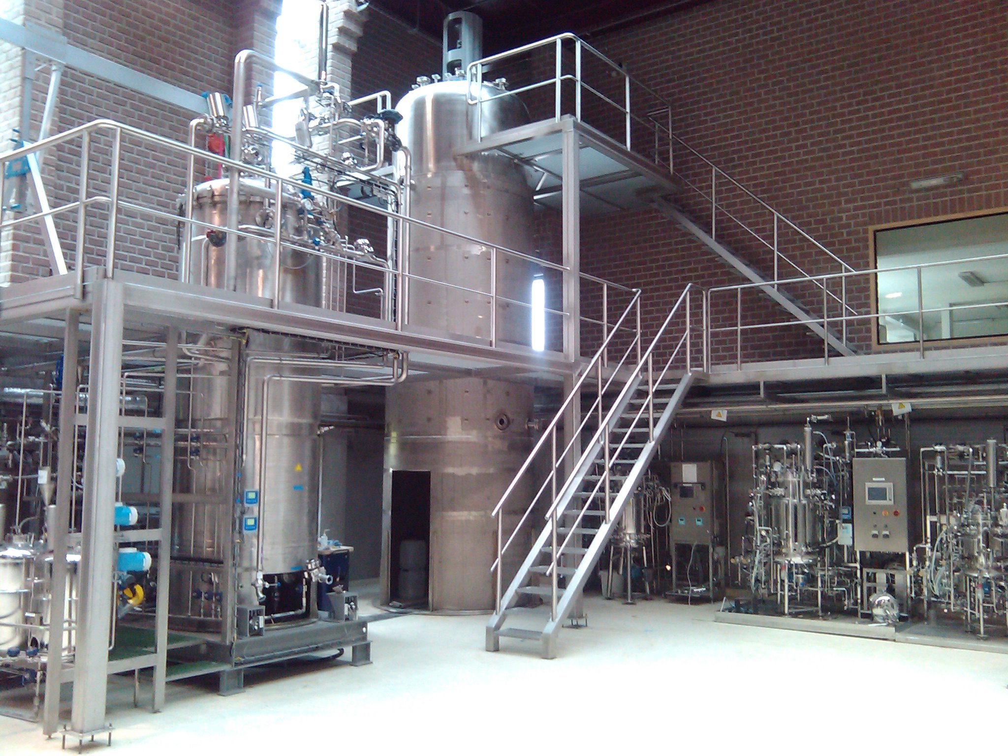 Fermenters at Bio Base Europe with volumes of 100L, 4500L and 15000L.