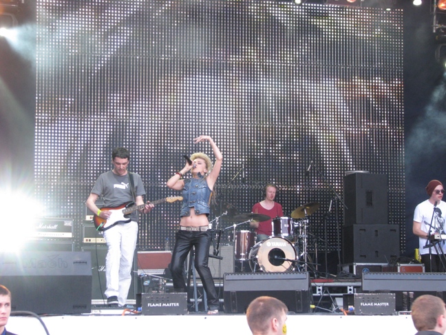 300 px|Stereolizza performing live during DJUICE Festival