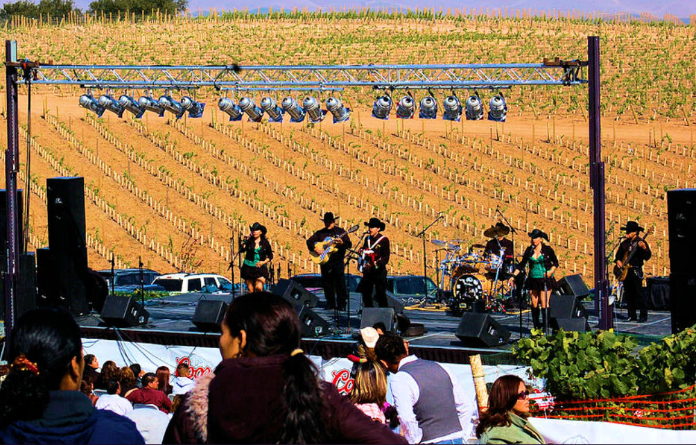 Prueba Nortena performing in support of the Jenni Rivera tour.