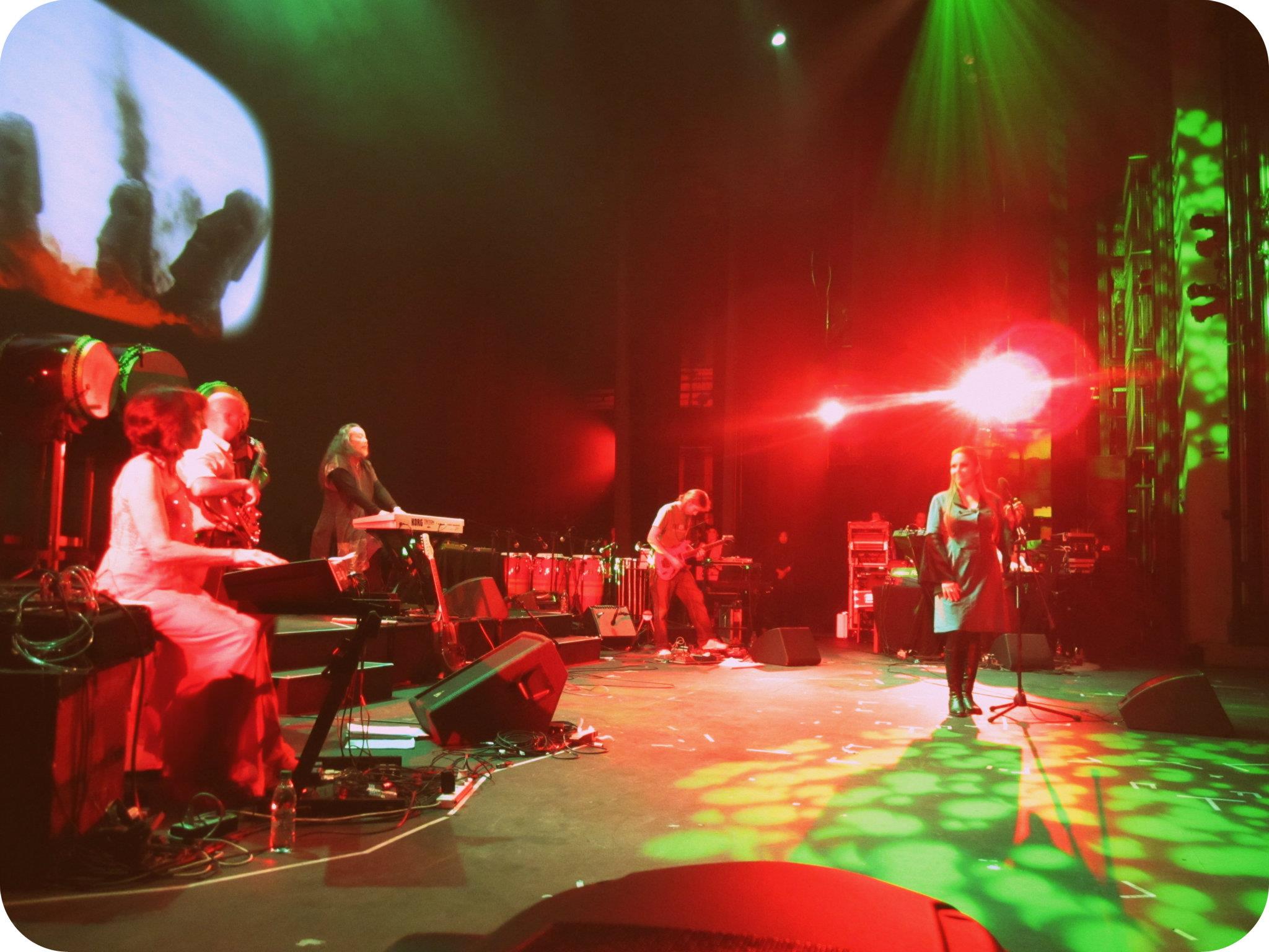 Maika Ceres on stage with Kitaro and Suzanne Ciani, March 2012. Maika Ceres on stage with Kitaro and Suzanne Ciani, March 2012.