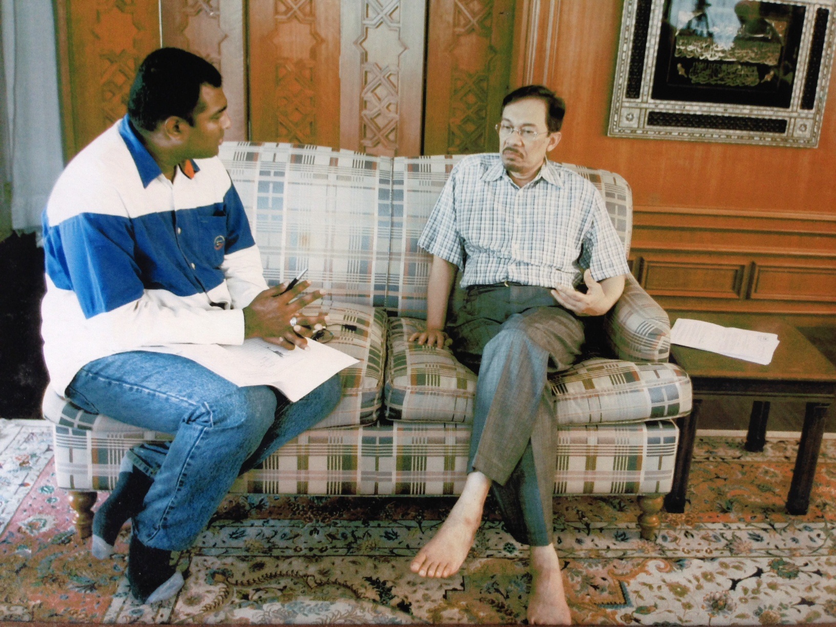 Jose Raymond, a former senior correspondent of the TODAY newspaper in Singapore, interviews former Malaysian Deputy Prime Minister Datuk Seri Anwar Ibrahim at his home in Bangsar following his release from prison in 2004. Jose Raymond, a former senior correspondent of the TODAY newspaper in Singapore, interviews former Malaysian Deputy Prime Minister Datuk Seri Anwar Ibrahim at his home in Bangsar following his release from prison in 2004.