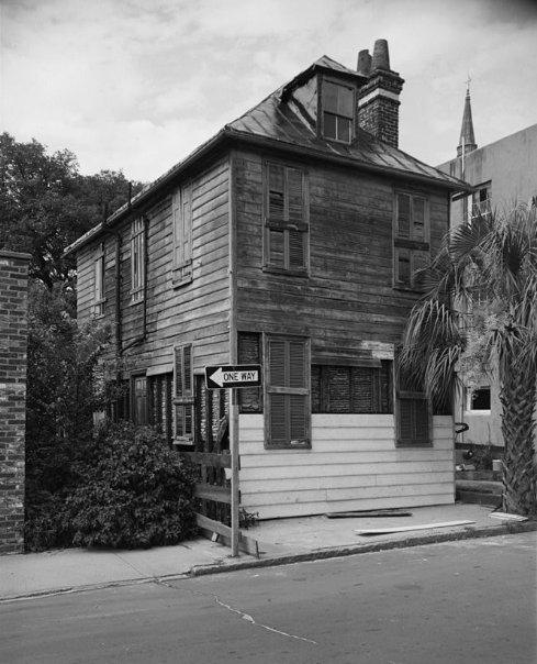 Thomas Elfe house in 1963. (before restoration)