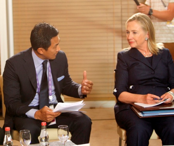 Wishnu Wardhana and Hillary Rodham Clinton - ABAC Dialogue with Leaders Russia 2012 Wishnu Wardhana and Hillary Rodham Clinton - ABAC Dialogue with Leaders Russia 2012