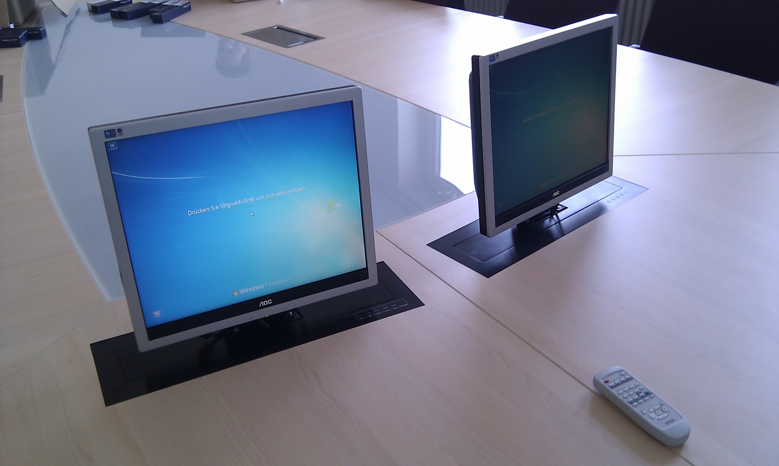 Monitor-Lift System