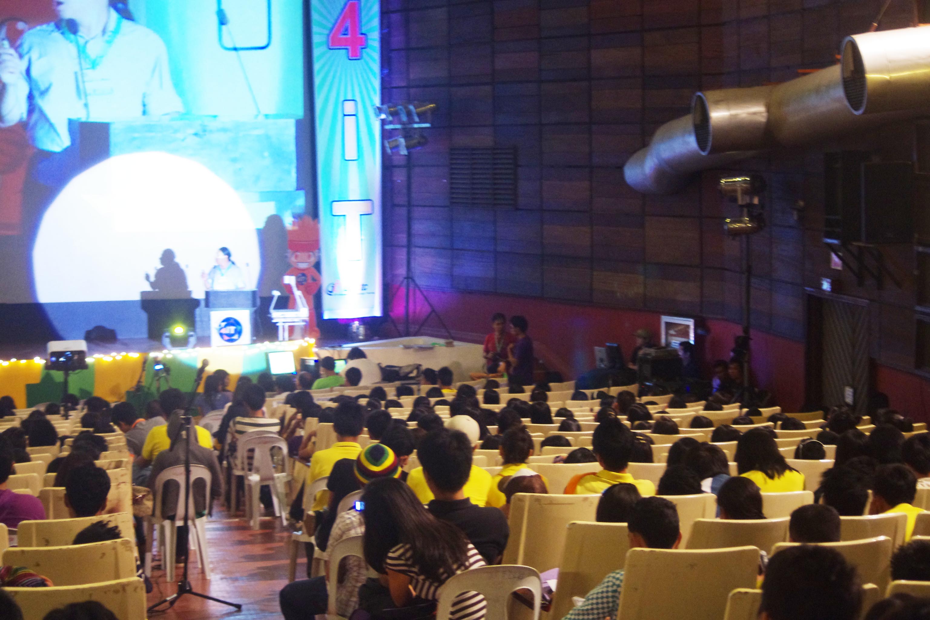 Participants listening to a speaker from Wikimedia Philippines