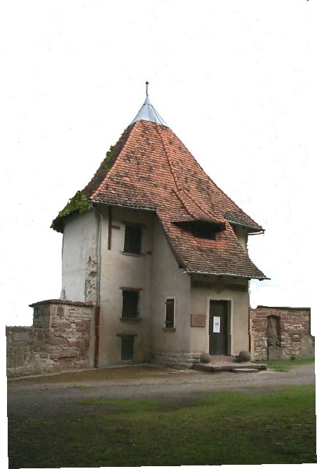 Buob Castle Court|thumb|The powder tower called Buob court tower