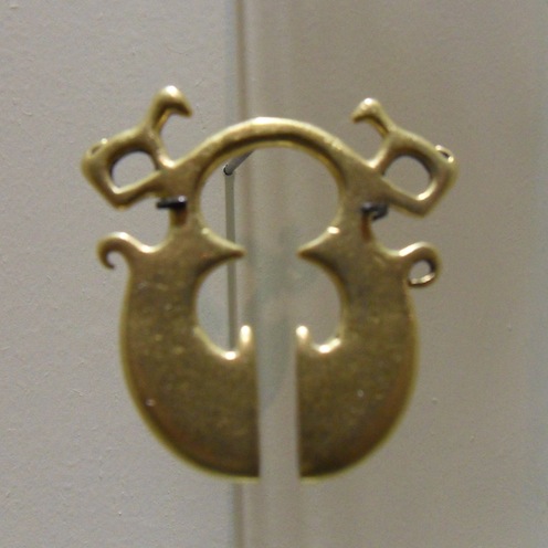 Metal lingling-o earrings from Luzon