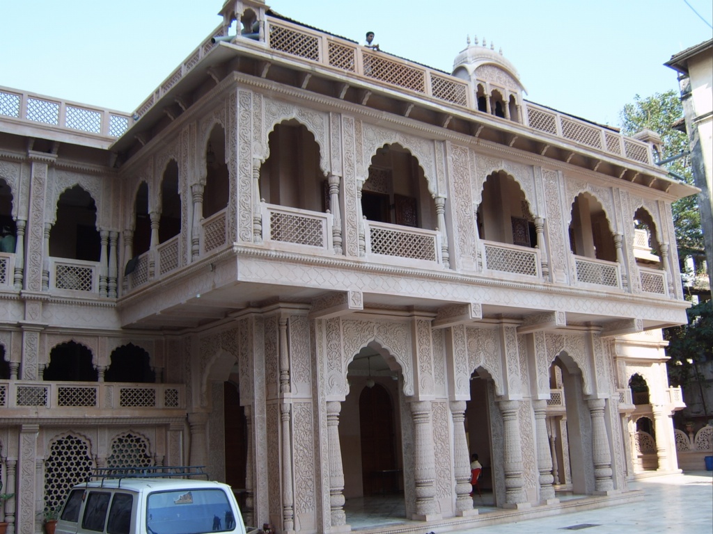 Radha-Gopinath temple in Chowpatty, Mumbai