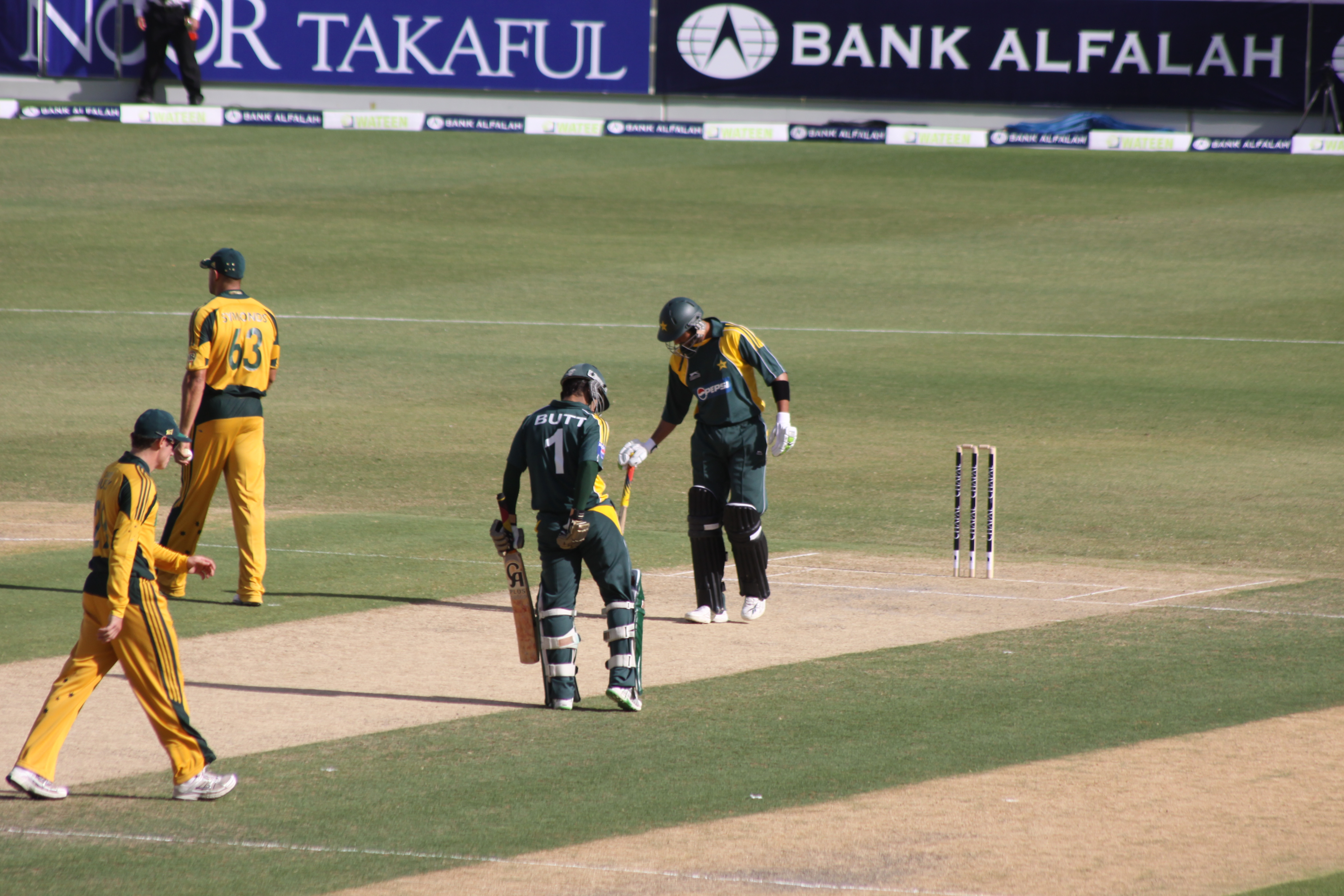 Pakistan and Australian Players at Dubai Stadium Pakistan and Australian Players at Dubai Stadium