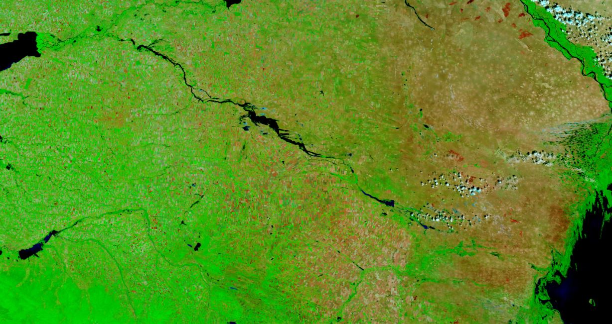Manych River and Manych Depression from space Upper left is the eastern tip of the Sea of Azov and lower right is the Caspian Sea