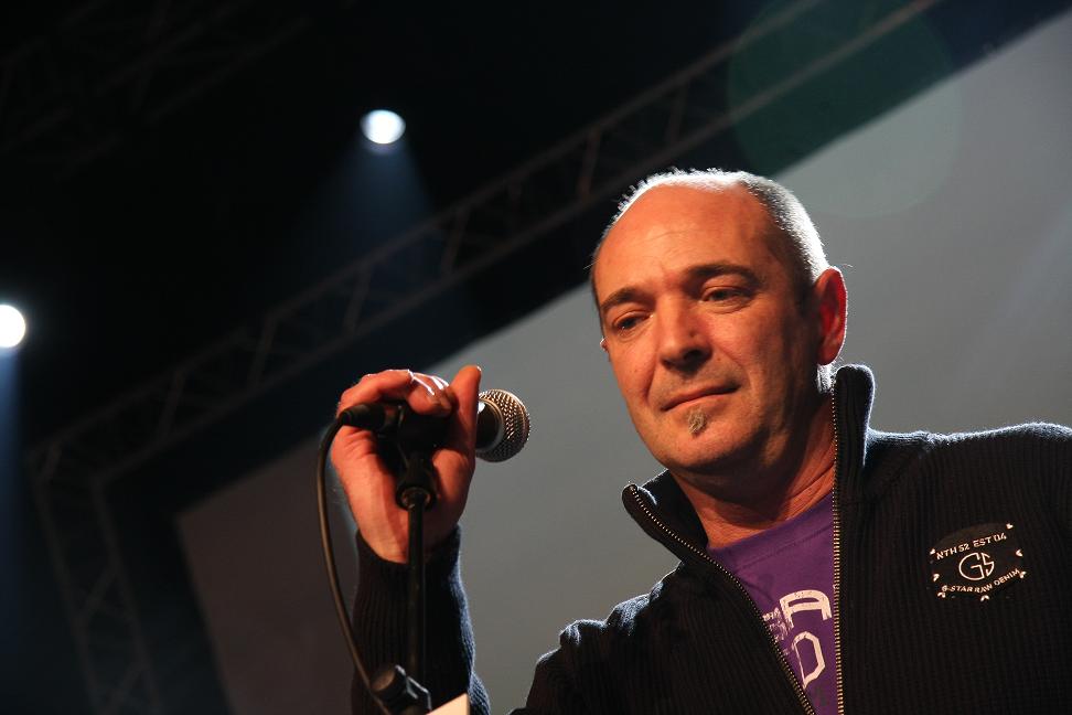 Andoni Egaña in the National Championship of Bertsolaris of the Basque Country in 2009