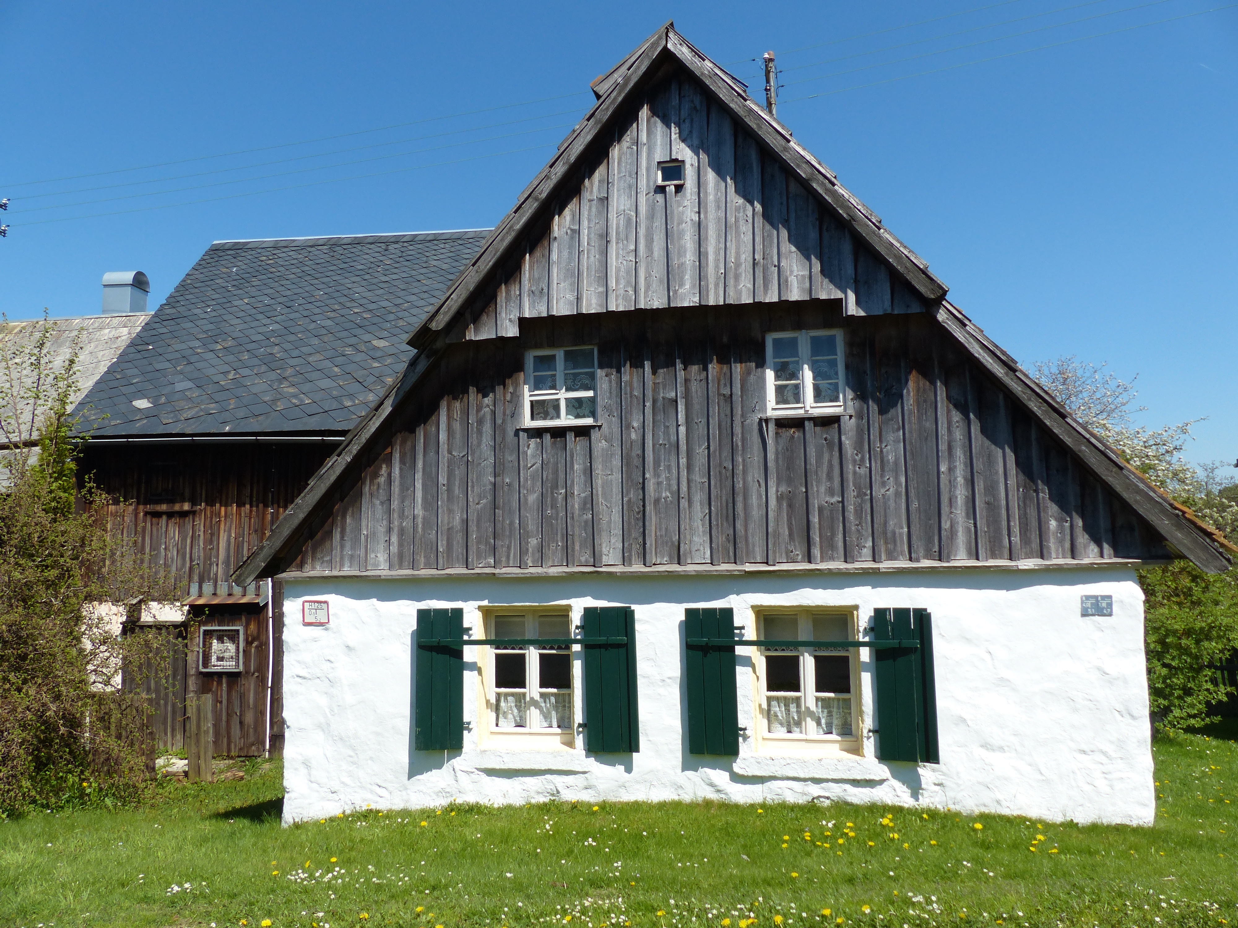 Front of the weavers' cottage, 2016