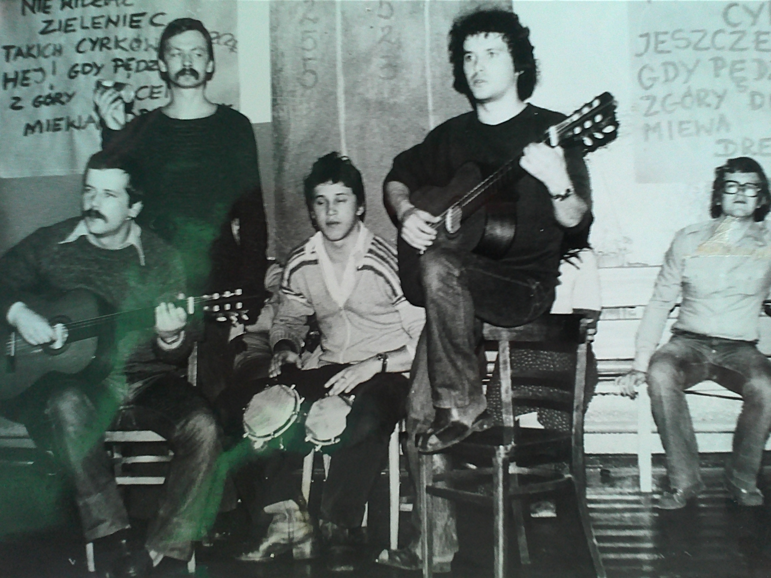 Sung poetry band „Ponad Nami” during the performance