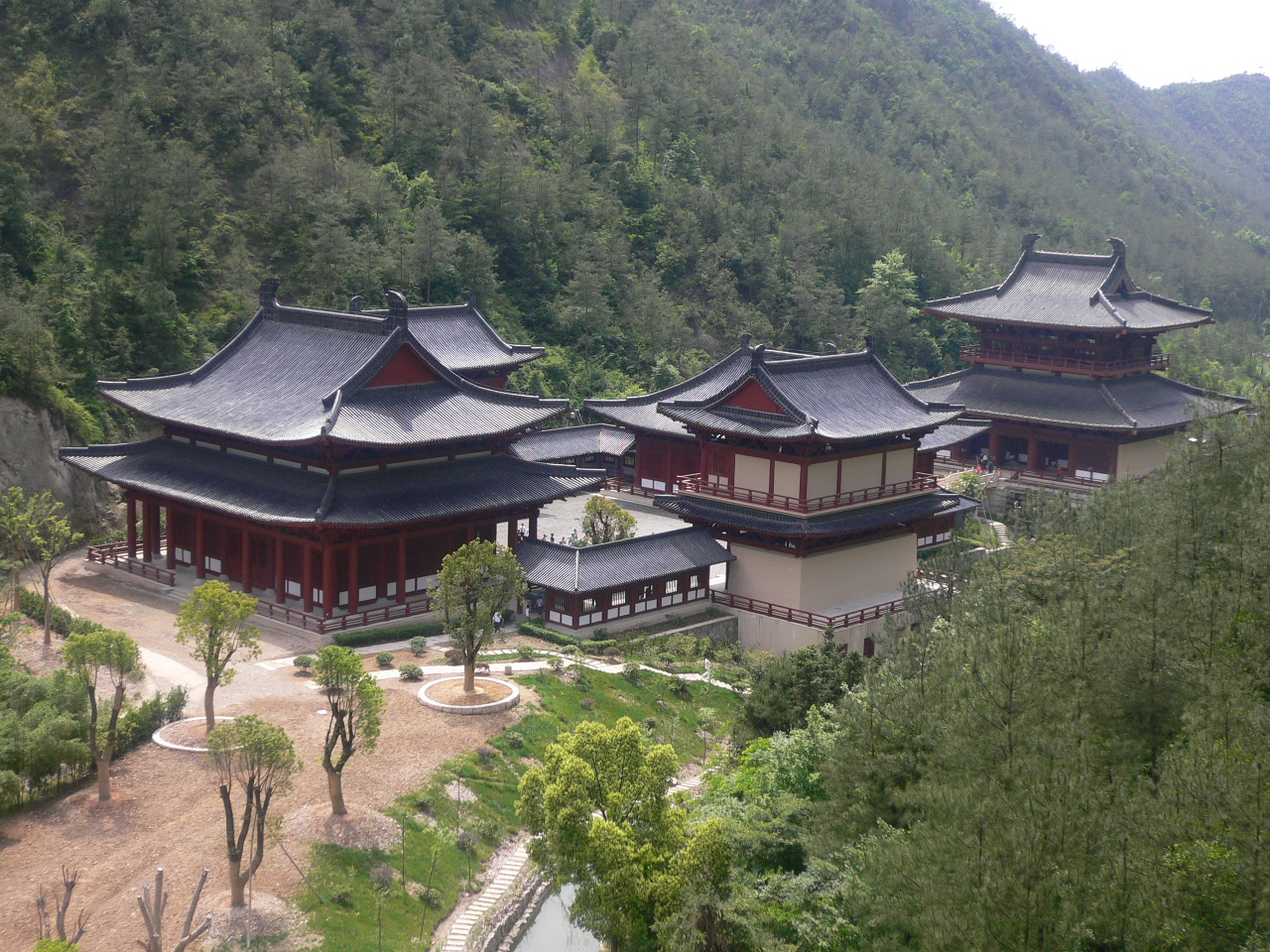 Temple of the Yellow God in Jinyun, Lishui, Zhejiang. Worship of 黄帝 Huángdì can be considered thoroughly a state cult of contemporary China.