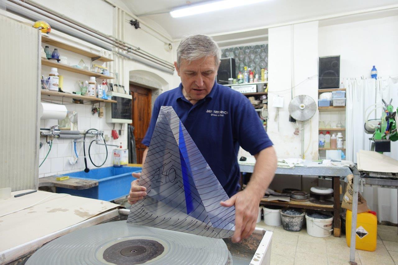 Frydrych's optical glass sculpture.