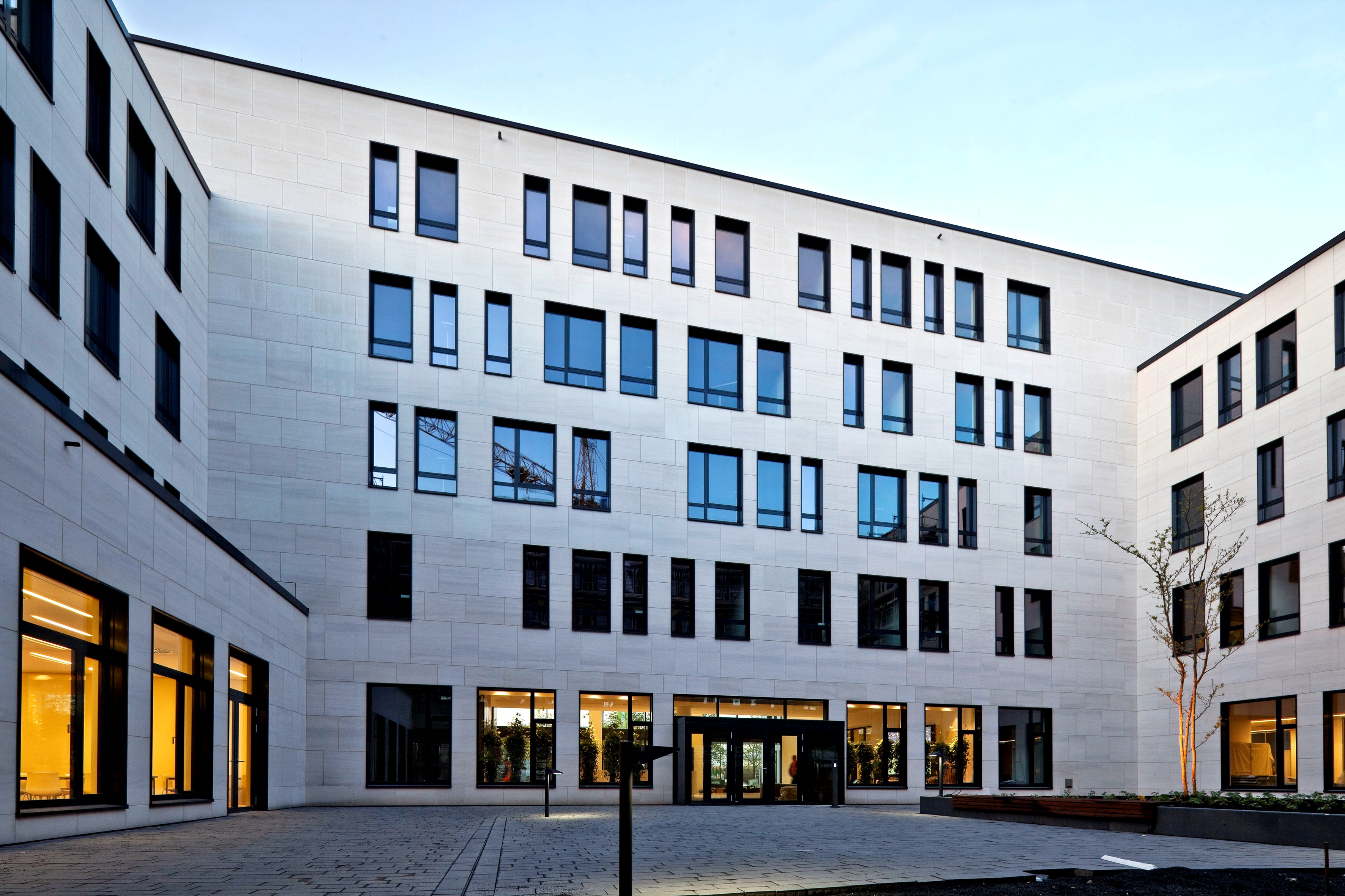 Moca Cream Cladding by LSI Stone