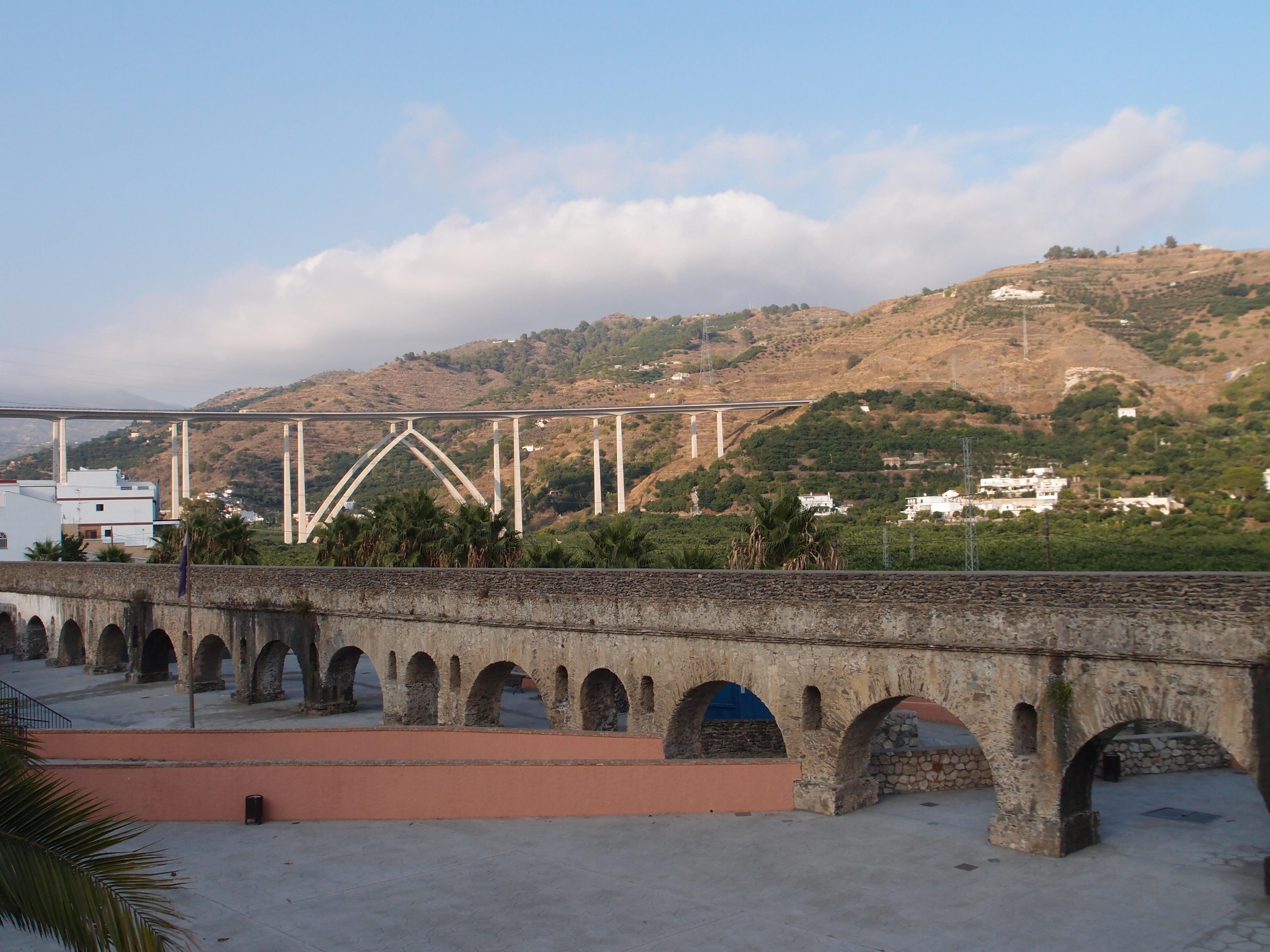 Section of the aqueduct in the neighborhood of Torrecuevas.