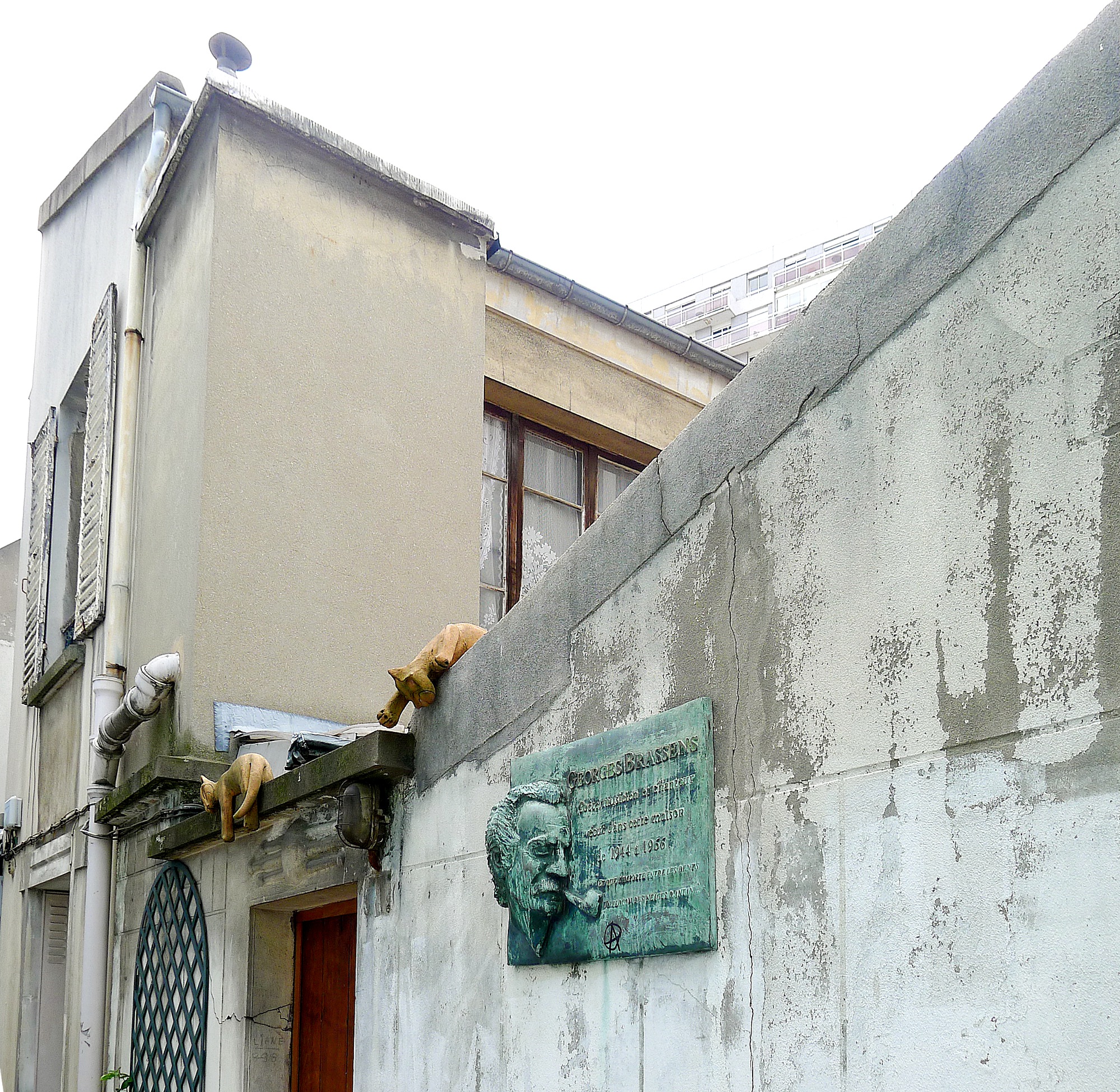 Commemorative plaque installed in 1994