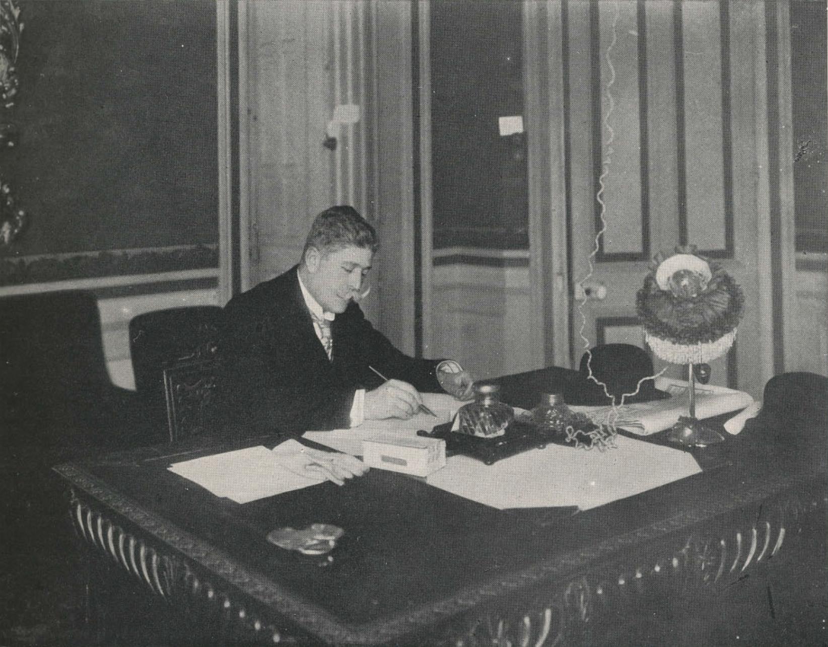 Anselmo Blanlot Holley