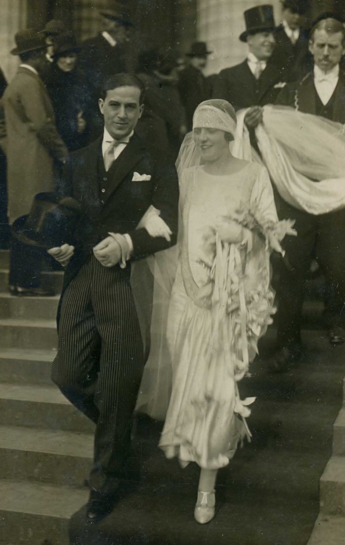 César León Entralá with Marta Puelma Coulons on their wedding day.