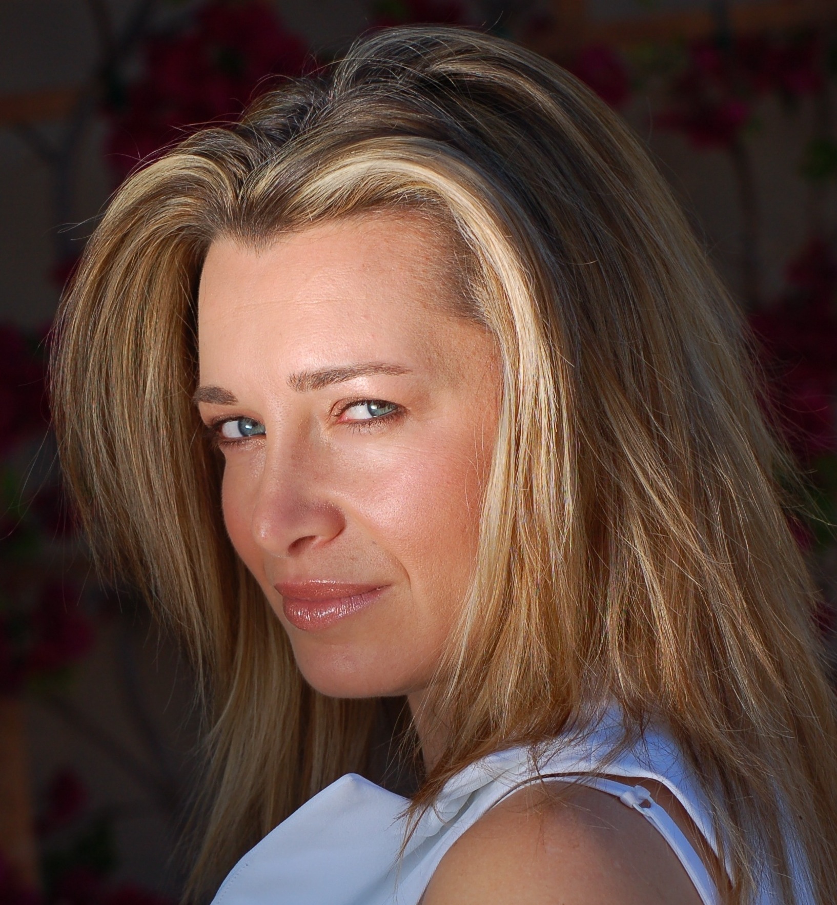 |Caroline on set of Secret Trees of Inspiration in Dubai in 2007 |Caroline on set of Secret Trees of Inspiration in Dubai in 2007