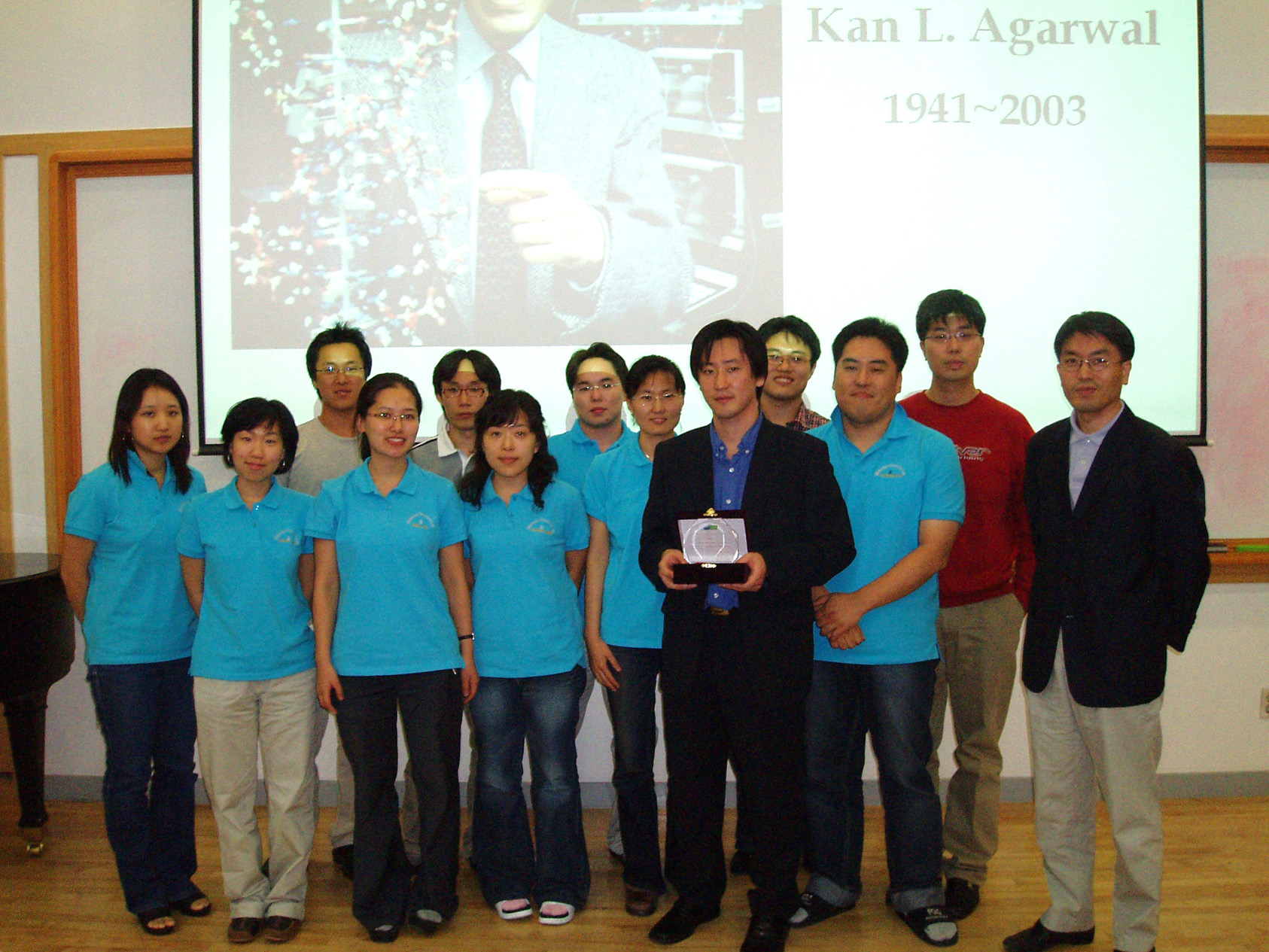 2006-11 Ken Agarwal Award Student Winner with classmates