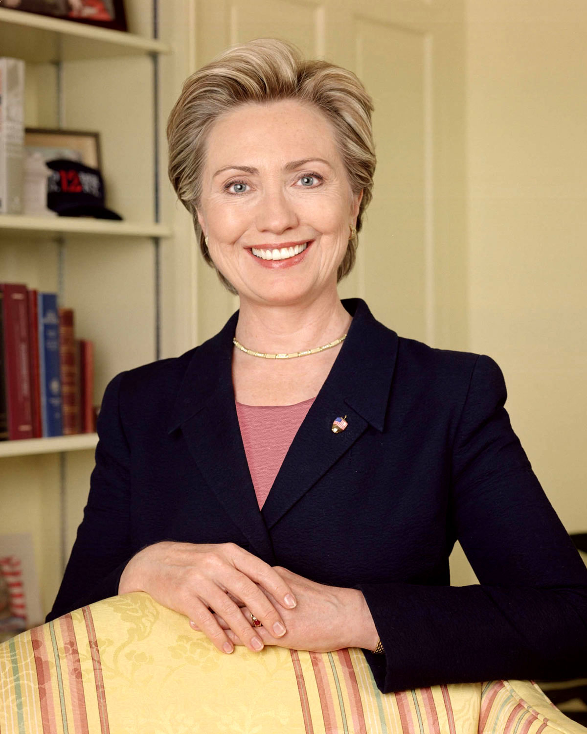 Mrs. Clinton's official photo as U.S. Senator Mrs. Clinton's official photo as U.S. Senator